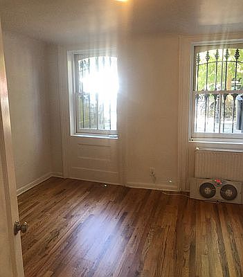 4th image of 219 Carlton Ave #1