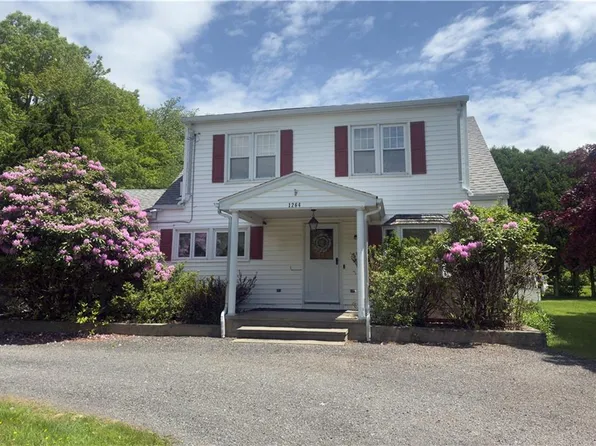 1264 Chopmist Hill Rd, Scituate, RI 02857