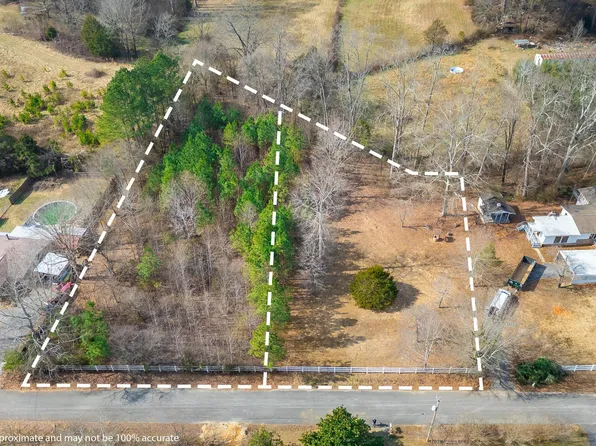 155 Bradford Ln, Chickamauga, GA 30707