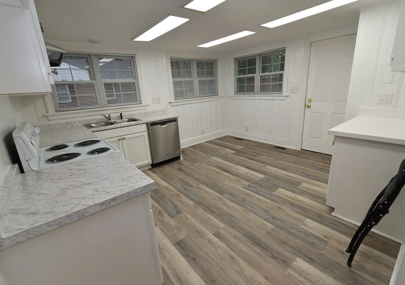 1606 Hammond Street — Photo 4
