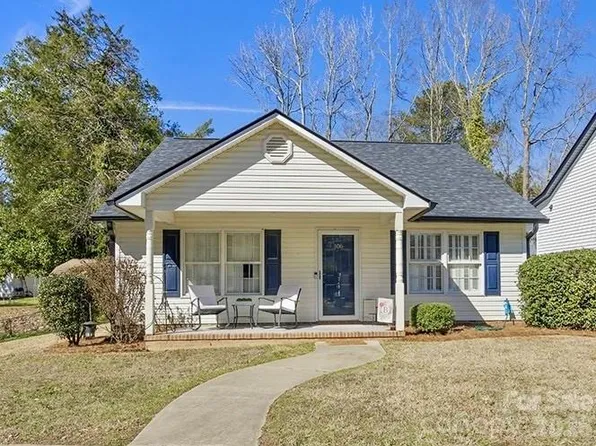 106 Thistle Ct, Greenwood, SC 29646