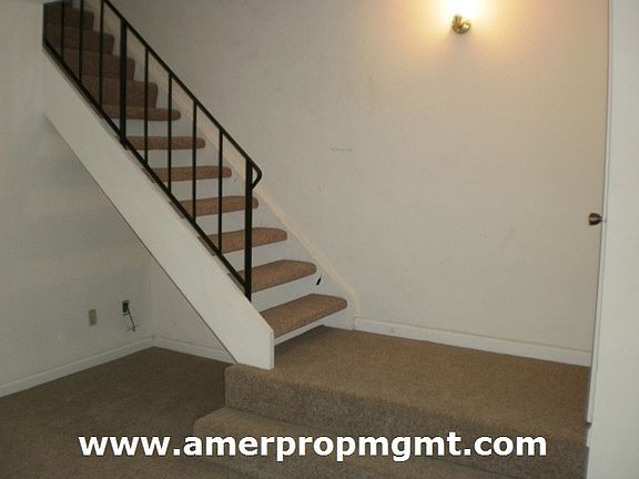 5th image of 8903 Salmon Falls Dr APT B