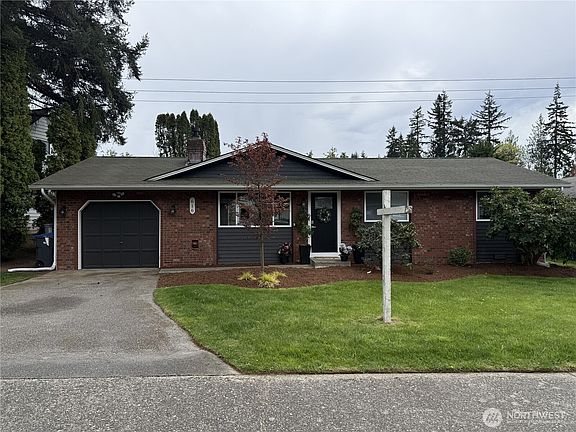 2nd image of 616 212th Street SW