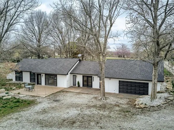 13709 E 253rd St, Peculiar, MO 64078