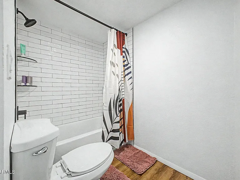 385 W Pierson St #A4 — Photo 2