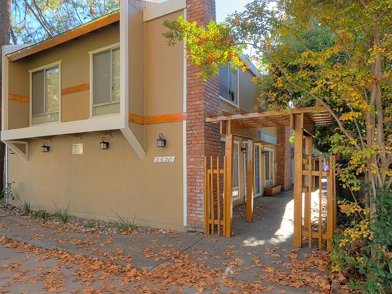 2620 Q Street — Photo 1