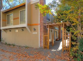 2620 Q Street, 05