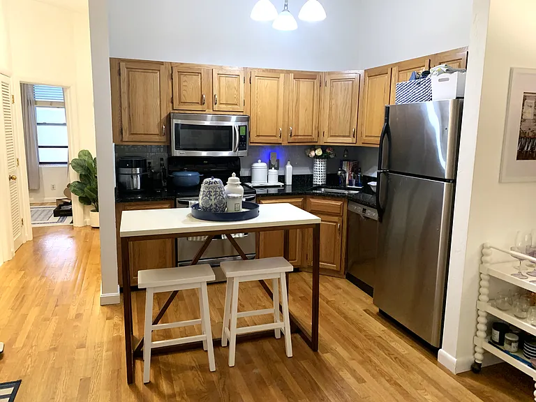154 F St #1 — Photo 8
