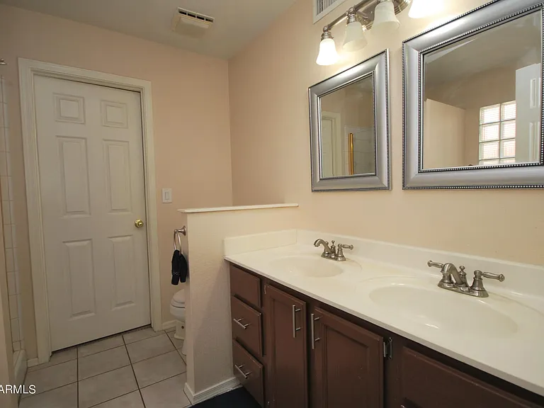1227 E Glenhaven Dr — Photo 10