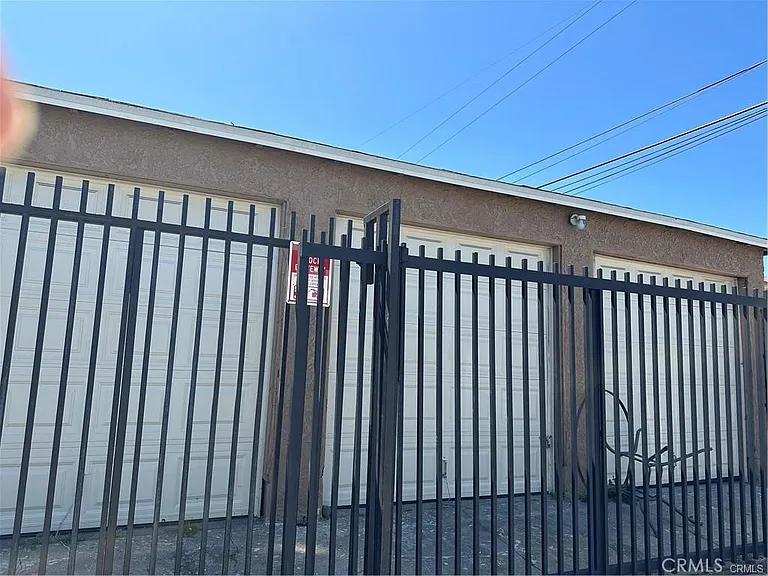 8803 S Hoover St — Photo 8
