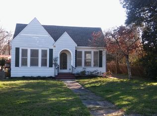 1112 Spruce St, Lockhart, TX 78644