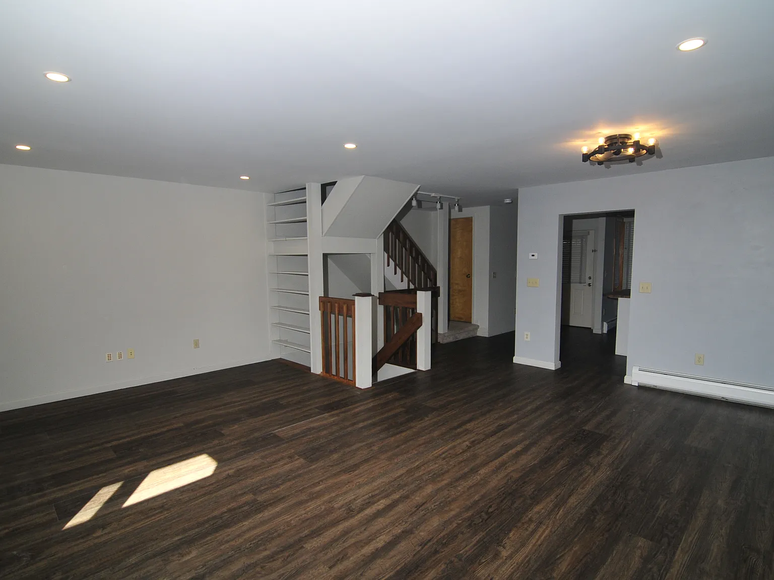 3 bed, 2.5 bath, 1240 sqft, $3,000 — Photo 4