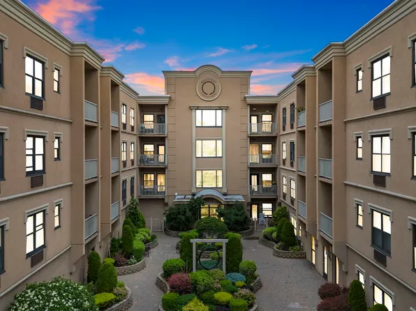 8915 Bergenwood Ave APT 37, North Bergen, NJ 07047