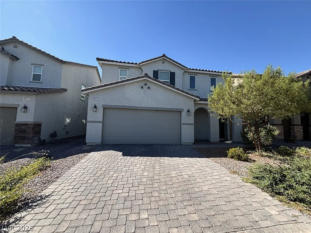 5 bed, 4.5 bath, 3088 sqft, $2,700 — Photo 1