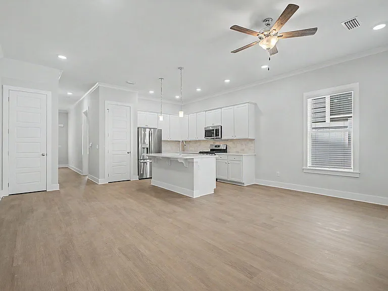 4065 Four Oaks Blvd — Photo 20