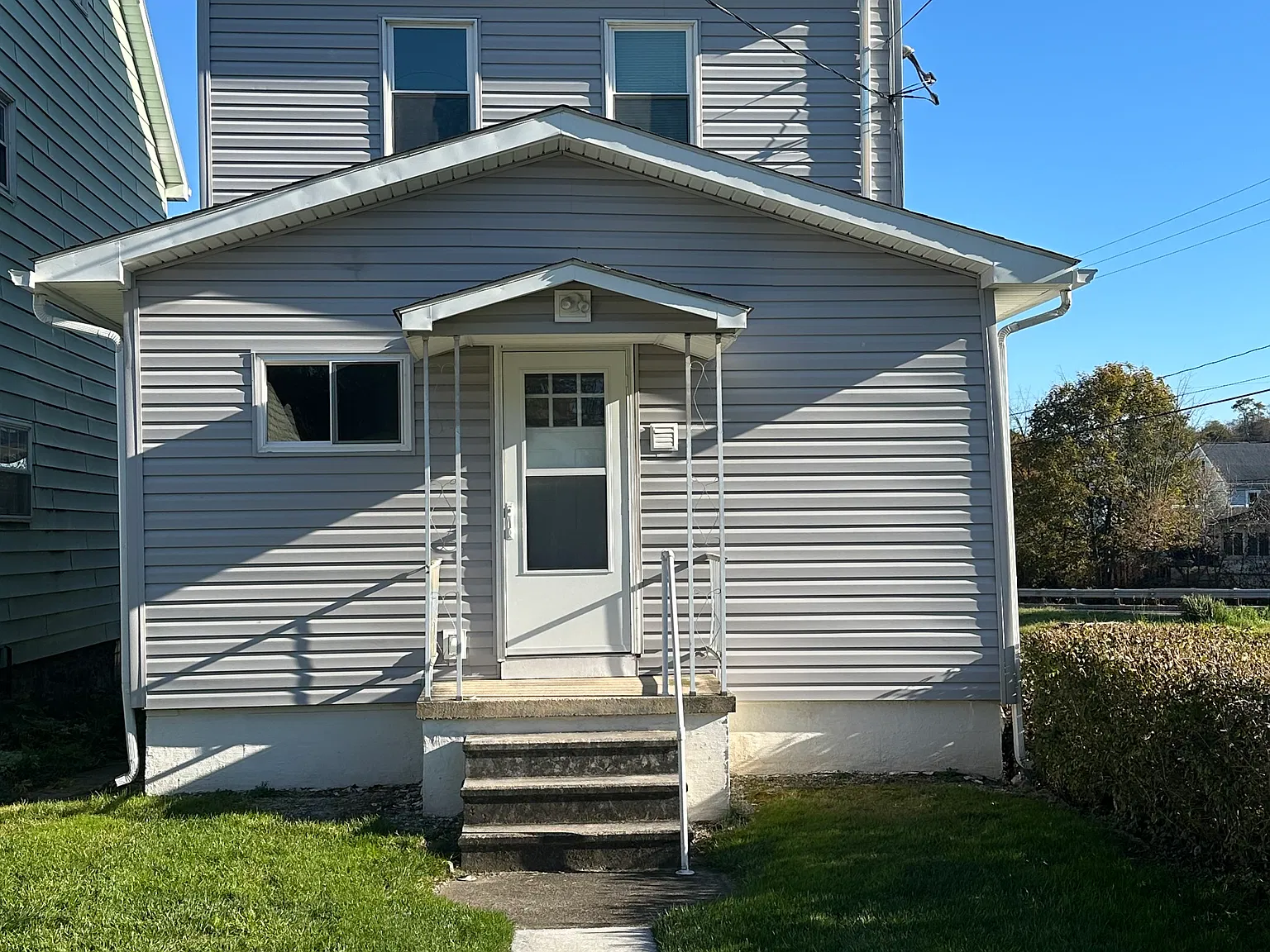 2 bed, 1.5 bath, 1200 sqft, $1,100 — Photo 2