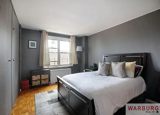 Sold by Warburg | media 1