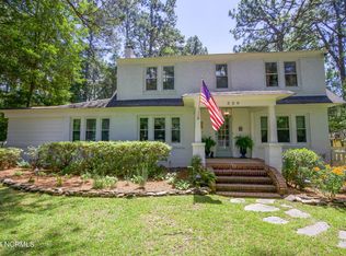 320 E Morganton Rd, Southern Pines, NC 28387
