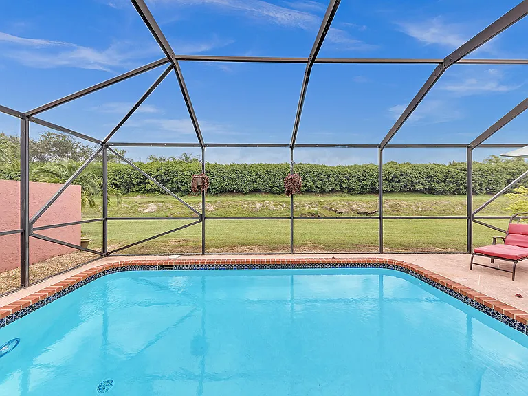 7747 Villa Nova Dr — Photo 40