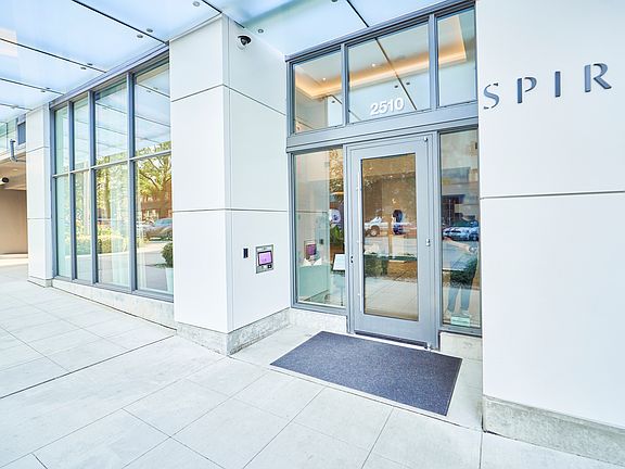 Luxury building with 24/7 concierge.