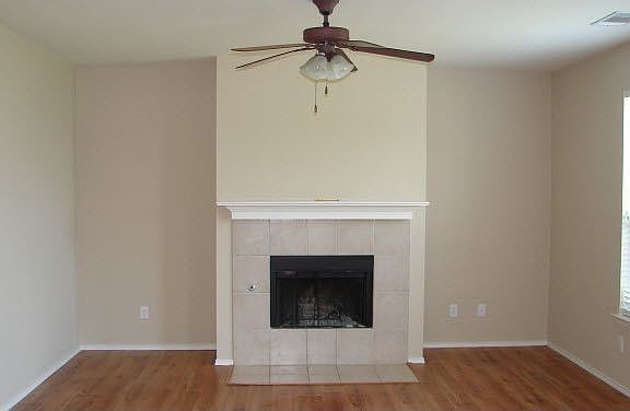 Living Room w/Hardwood Floor