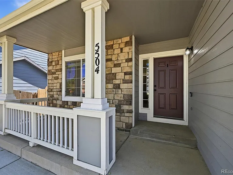 5504 E Burlington Dr — Photo 4