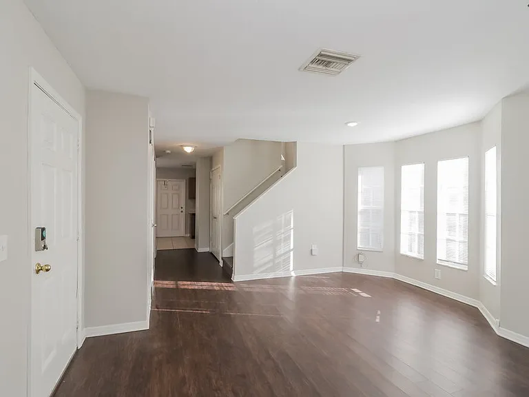 2408 E 31st Ave — Photo 6