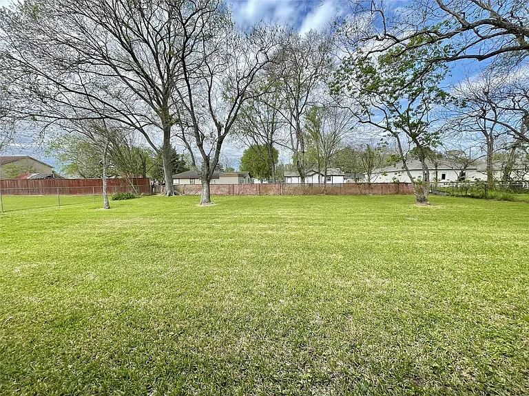 509 Dwyer St — Photo 29