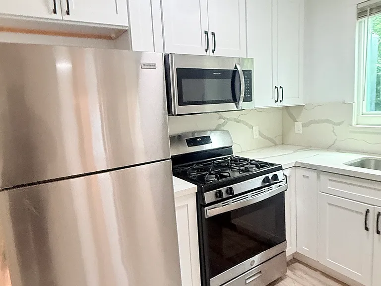 1420 Chestnut St — Photo 12