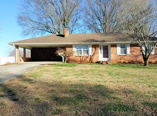 4521 Kinnamon Rd, Winston Salem, NC 27103