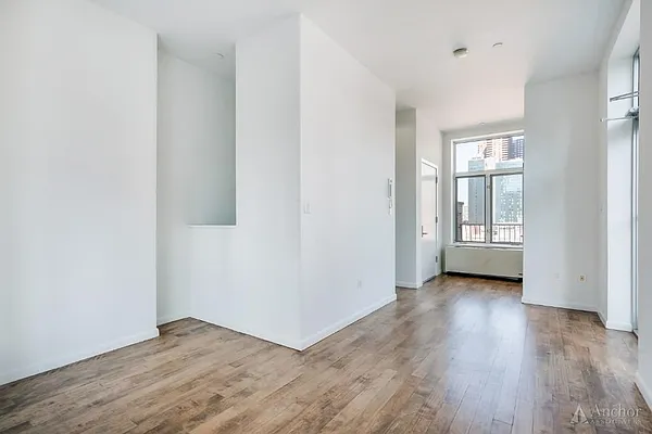 Rented by Anchor Associates | media 9