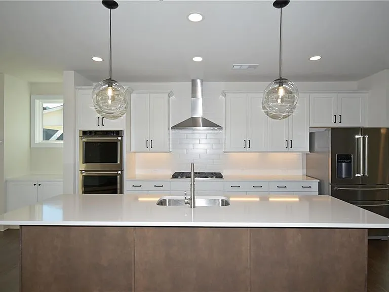 1208 Waterfall Ct — Photo 6