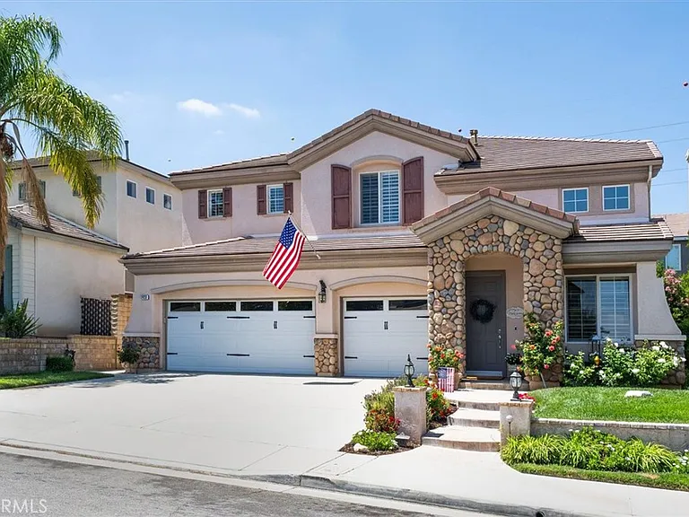 24231 Blossom Ct — Photo 2
