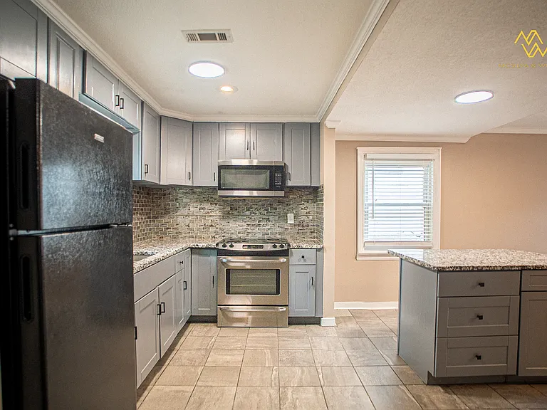 6315 S Benton Ave — Photo 10