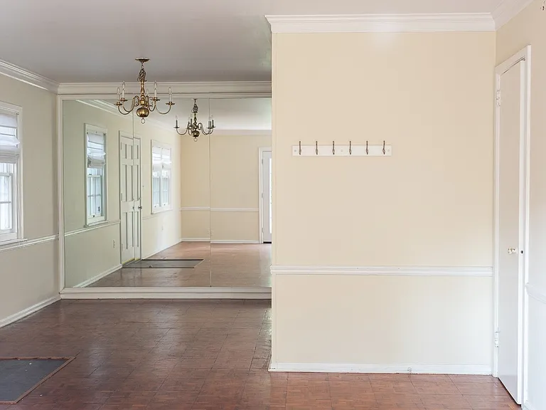 47 Laurens Street — Photo 5