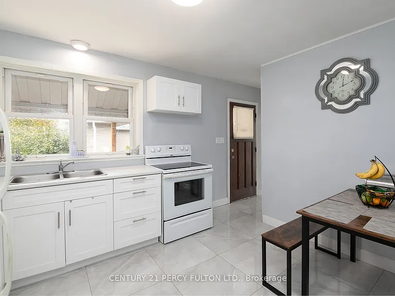 12 Northwood Cres — Photo 9
