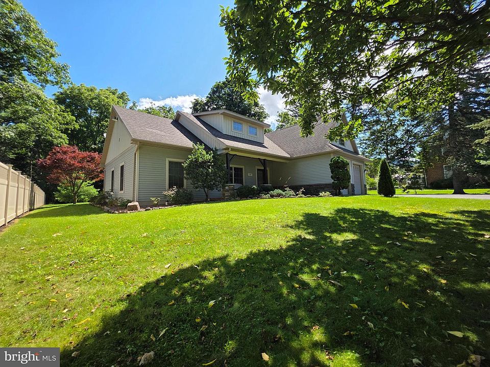 1st image of 197 Hecla Rd