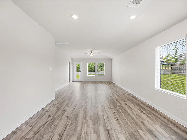7103 Blue Oak Dr — Photo 9