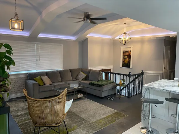 (undisclosed Address), North Babylon, NY 11703