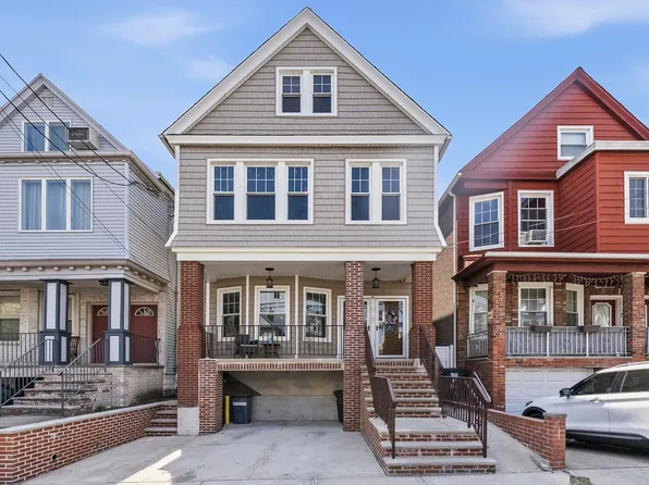 92 W 54th St, Bayonne, NJ 07002