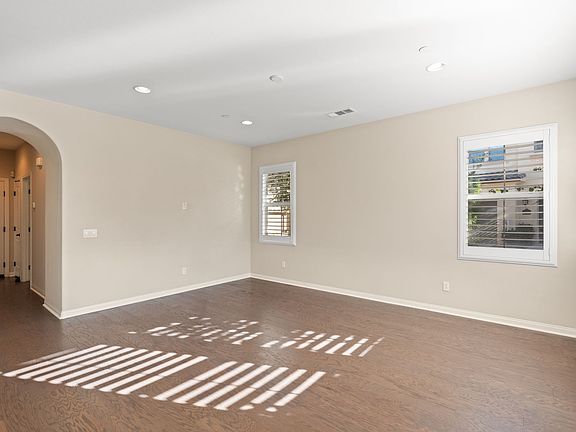5th image of 15968 Parkview Loop
