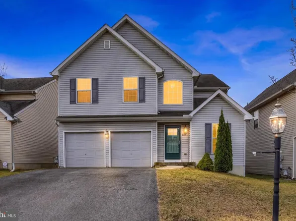 590 Thomas Armor Dr, Windsor, PA 17366