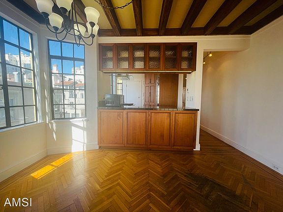 5th image of 1725 Jones St APT 2