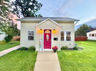 509 8th Ave, Baraboo, WI 53913
