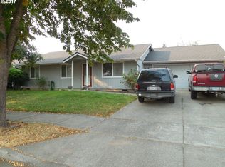 3646 S Redwood Dr, Springfield, OR 97478