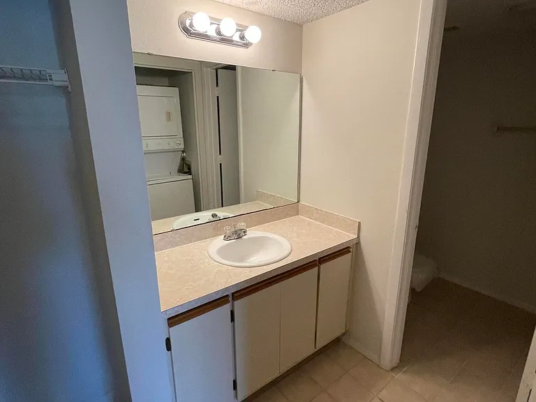 1550 SE Royal Green Cir #P203 — Photo 9