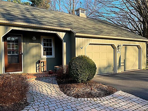 3rd image of 107 Sheffield Ln