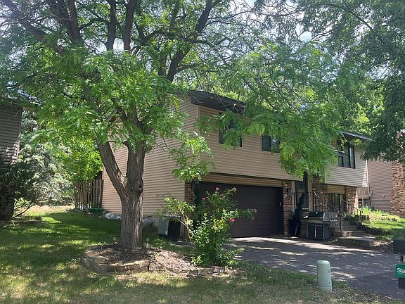 3rd image of 917 123rd Ln NW