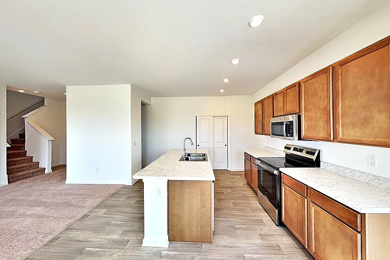 3 bed, 2.5 bath, 1797 sqft, $1,850 — Photo 3
