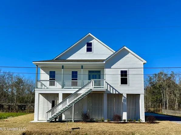 215 Swanson Ave, Pass Christian, MS 39571